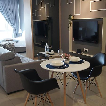 Twin Galaxy Suites By Iconic Bliss Johor Bahru Exterior foto