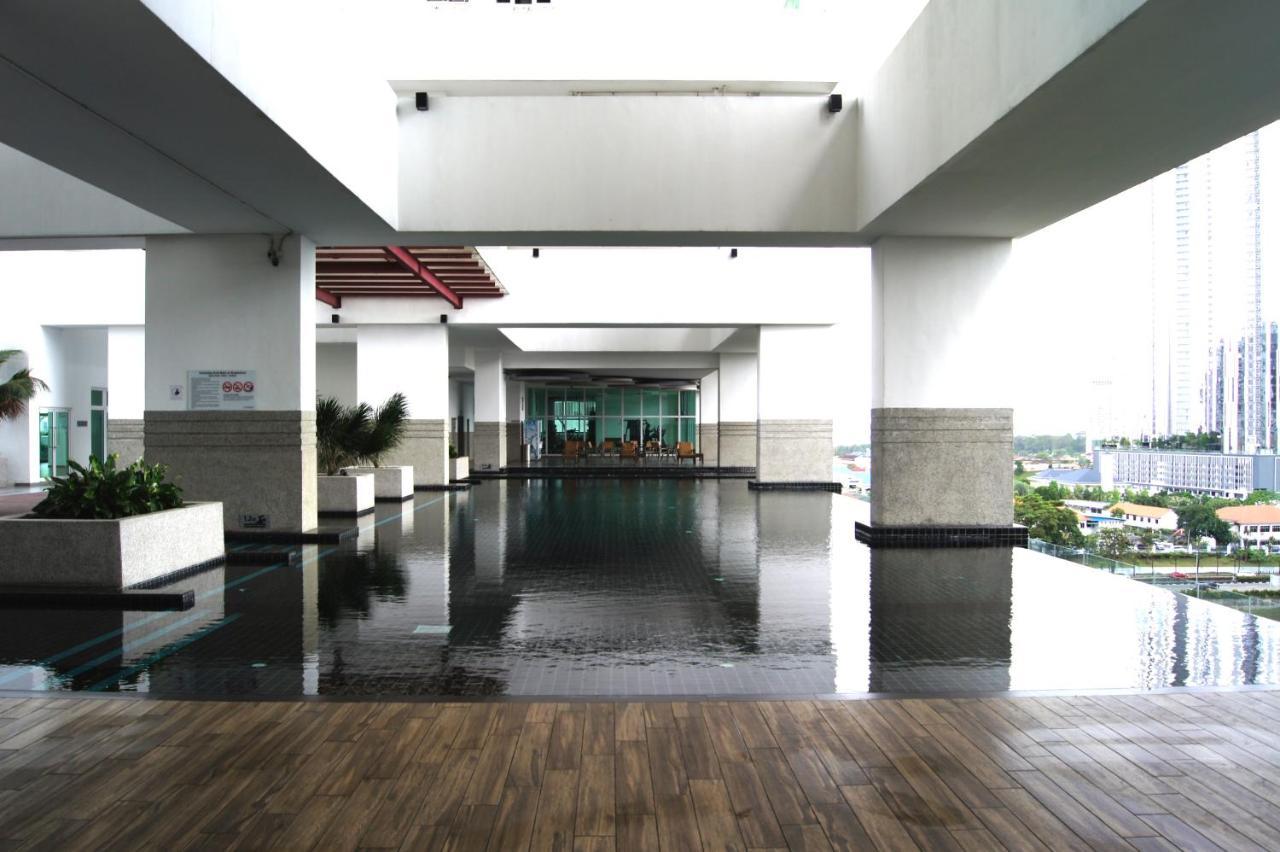 Twin Galaxy Suites By Iconic Bliss Johor Bahru Exterior foto